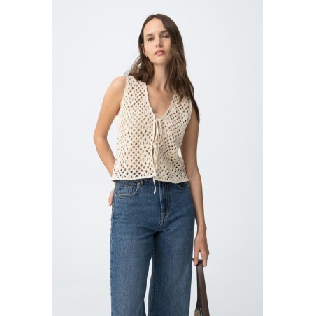 Chaleco crochet beige TIFFOSI mujer | La Petite By Rebeca