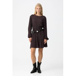 Vestido boho marrón de mujer con detalles metálicos y cintura elástica ajustable