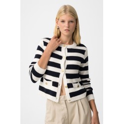 Cárdigan de rayas azul marino y blanco con botones dorados y bolsillos decorativos.