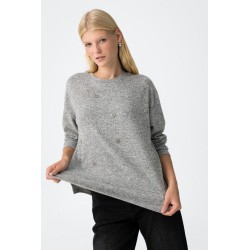 Jersey de punto gris con aplicaciones metálicas y joya – modelo Meet de Tiffosi.