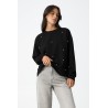 Sudadera Maeby negra de Tiffosi con apliques de perlas y acabado en rib