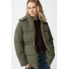 Abrigo acolchado verde mujer con capucha | Moda invierno