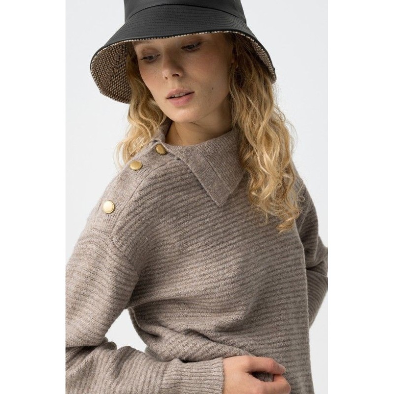 Jersey gris mujer de punto con cuello asimétrico | Moda otoño invierno