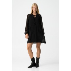 Vestido corto negro plisado con lazo | Mujer