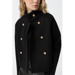 CHAQUETA CORTA TIPO CAPA NEGRA BOTONES DORADOS