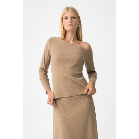 Top asimétrico camel de punto | Nueva colección mujer