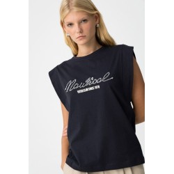 Camiseta negra sin mangas con logo “Nautical Yacht Club” en blanco, estilo casual y moderno.