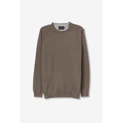 Jersey de hombre en color topo de punto fino con cuello redondo.